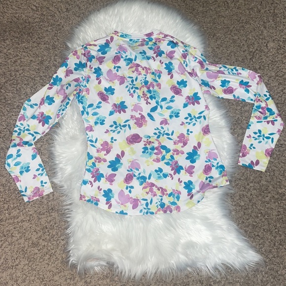 Coolibar UV Long Sleeve Devi, Dynamic Floral Fitness Shirt - Picture 7 of 8